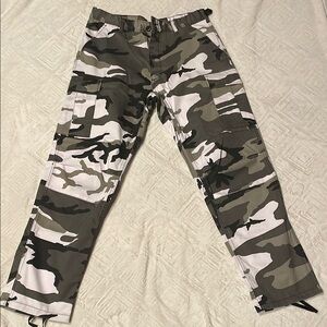 Backbone Camouflage Cargo Pants